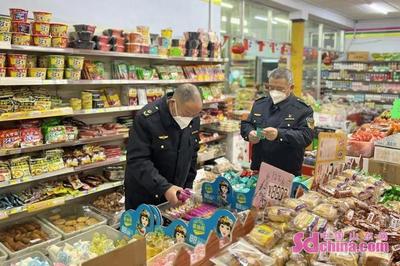 濱城區(qū)市場(chǎng)監(jiān)管局梁才監(jiān)管所開(kāi)展食品安全專(zhuān)項(xiàng)檢查 守護(hù)'舌尖上的年味'